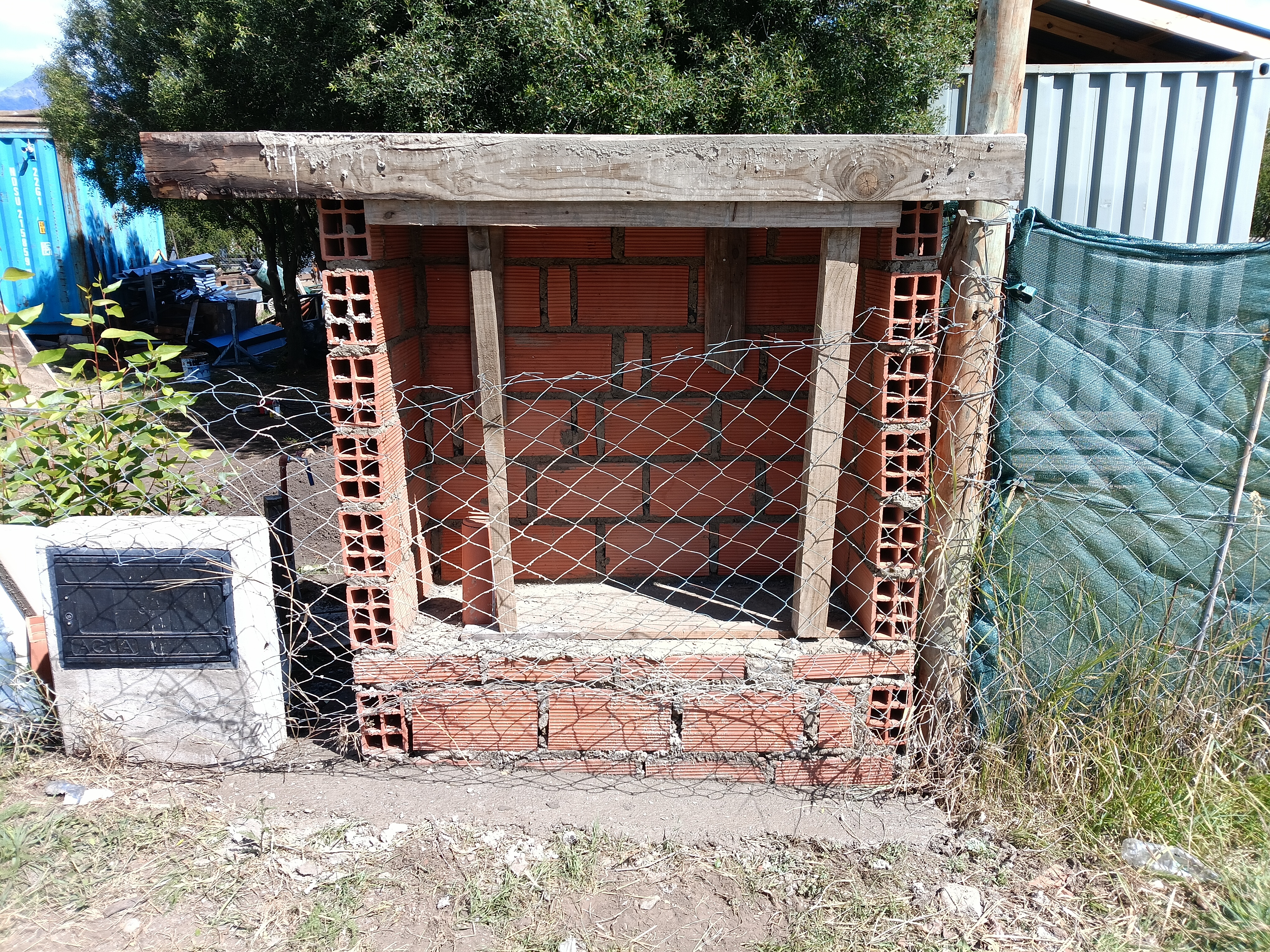 Obra entre cerros